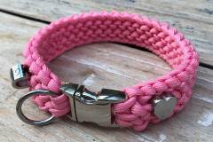 Mini_Hundehalsband_rosa_paracord_perlmuster_herz_klickverschluss_1